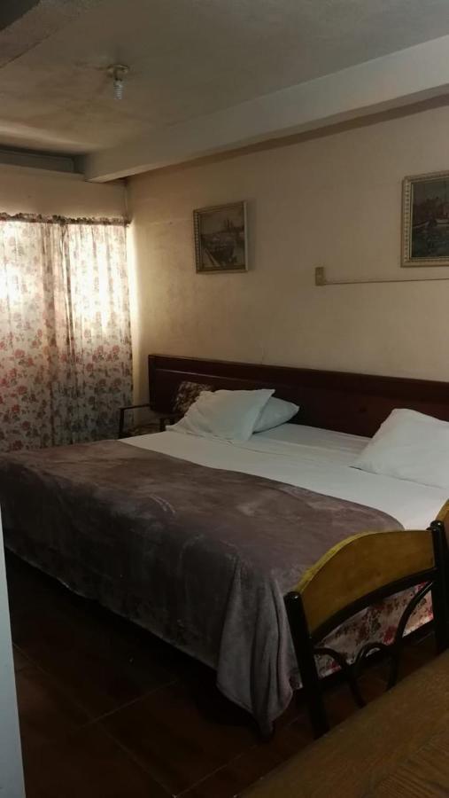 ホテルCarnetta'S House Maraval エクステリア 写真