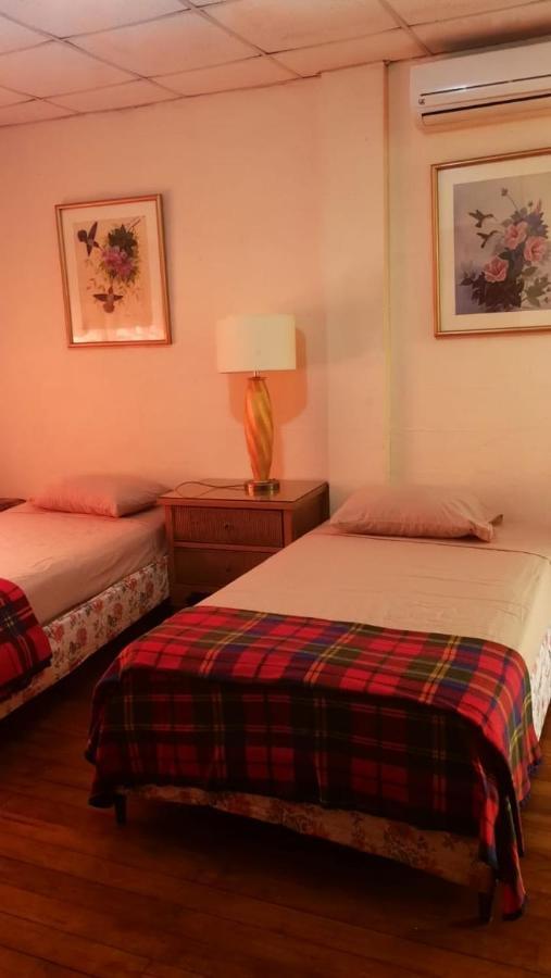 ホテルCarnetta'S House Maraval エクステリア 写真